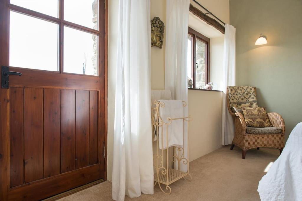 Unique Rural Stone Dog Friendly Barn Conversion * Okehampton