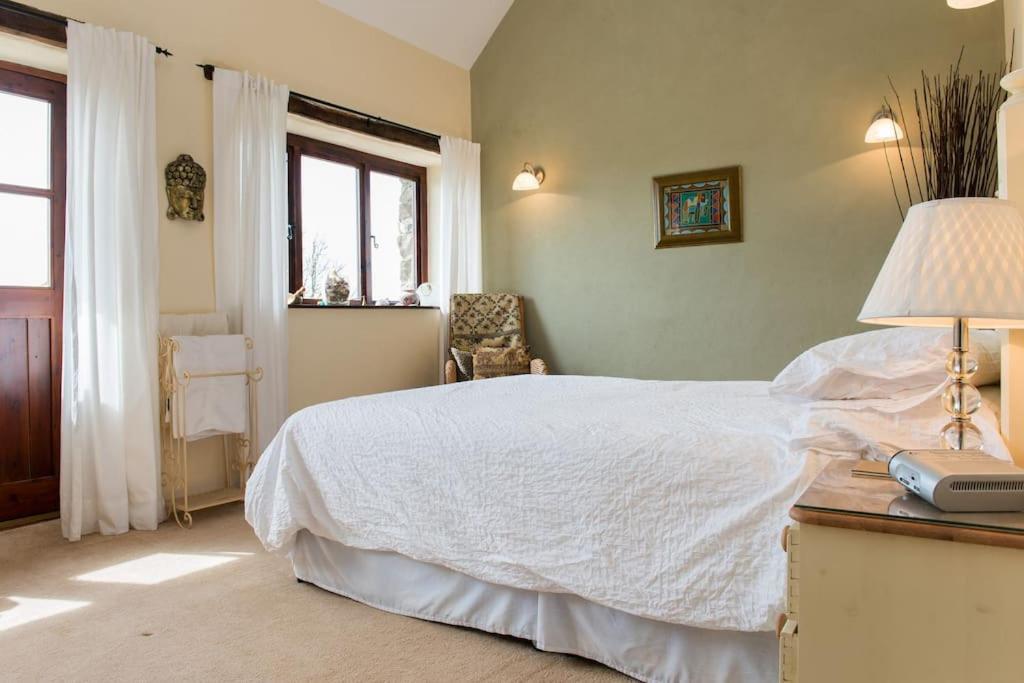 Unique Rural Stone Dog Friendly Barn Conversion Holiday home Okehampton