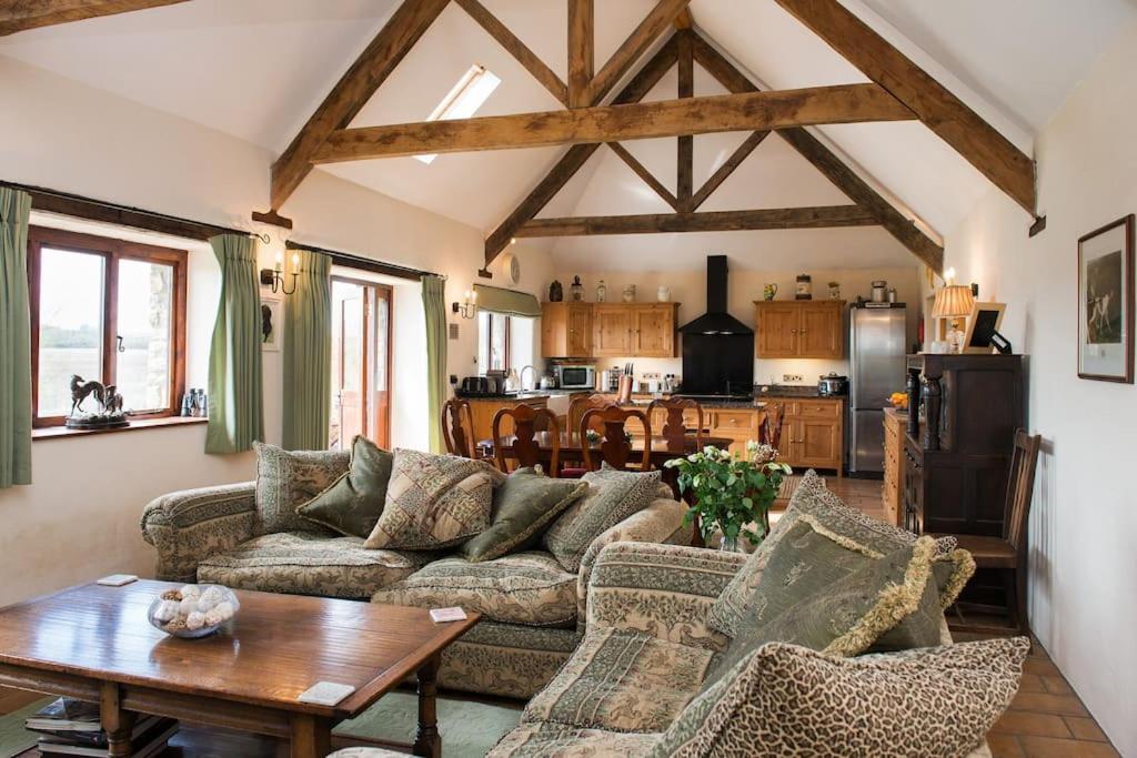 Unique Rural Stone Dog Friendly Barn Conversion