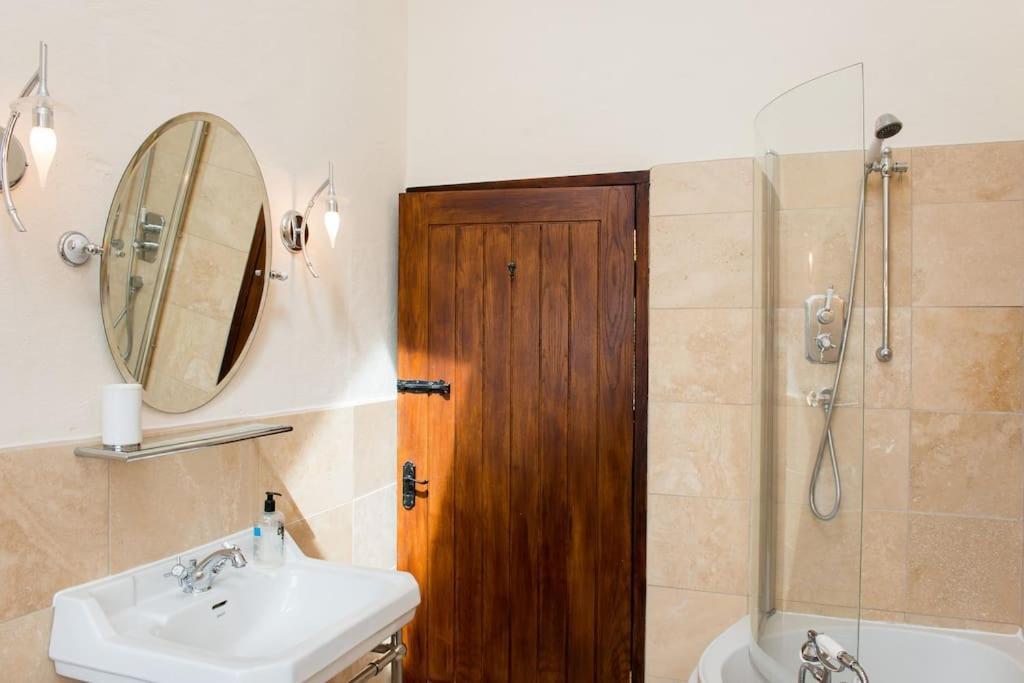 Unique Rural Stone Dog Friendly Barn Conversion * Okehampton