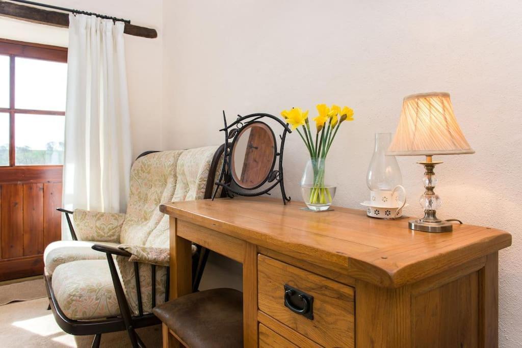 Unique Rural Stone Dog Friendly Barn Conversion Holiday home Okehampton