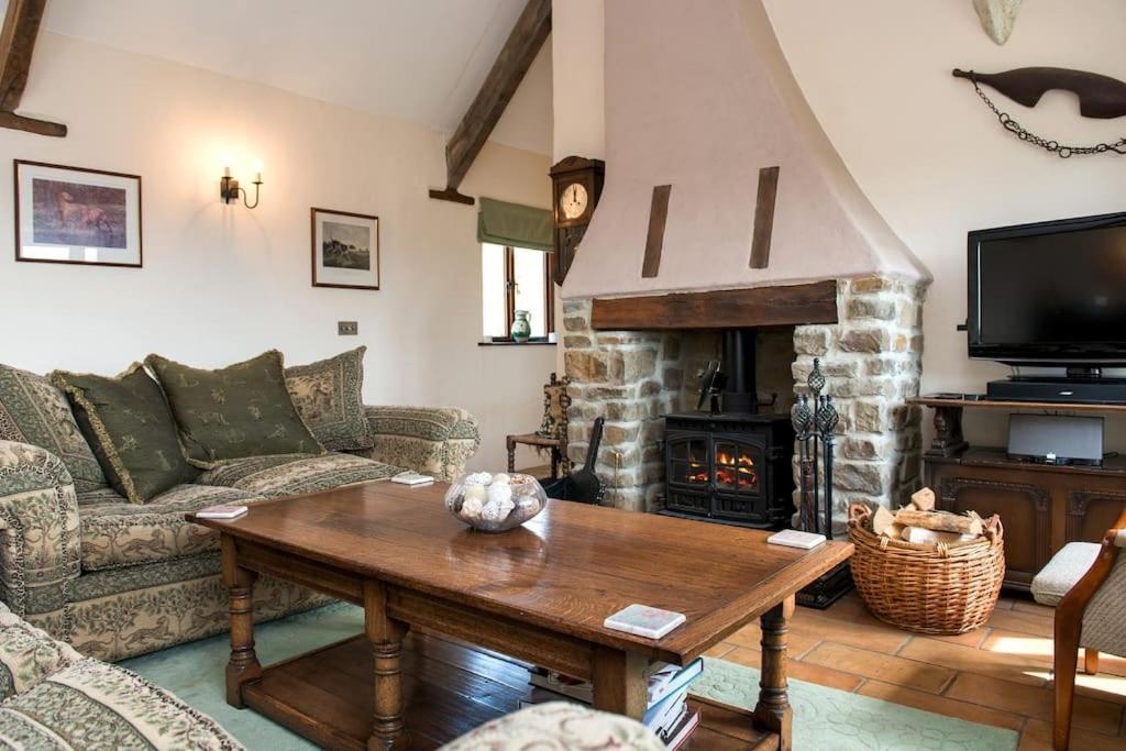Unique Rural Stone Dog Friendly Barn Conversion * Okehampton