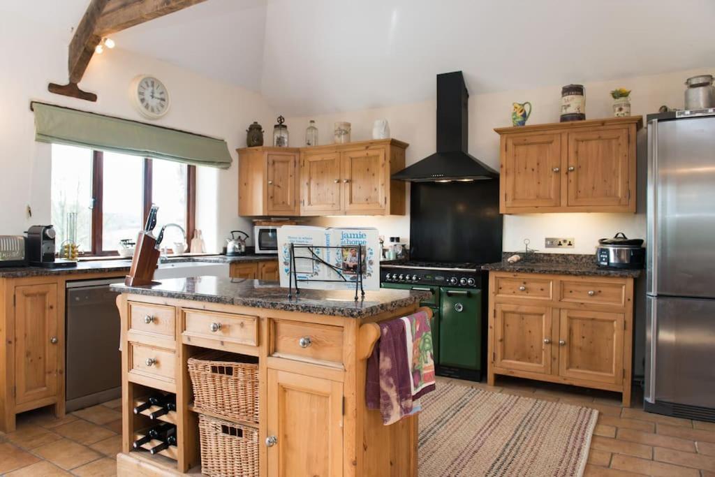 Holiday home Unique Rural Stone Dog Friendly Barn Conversion *